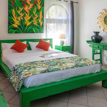 Hacienda Plaza Hotel Pereybere Beach Exterior foto