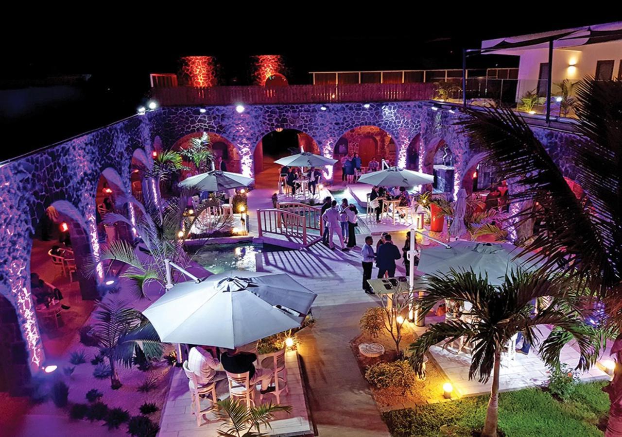 Hacienda Plaza Hotel Pereybere Beach Exterior foto