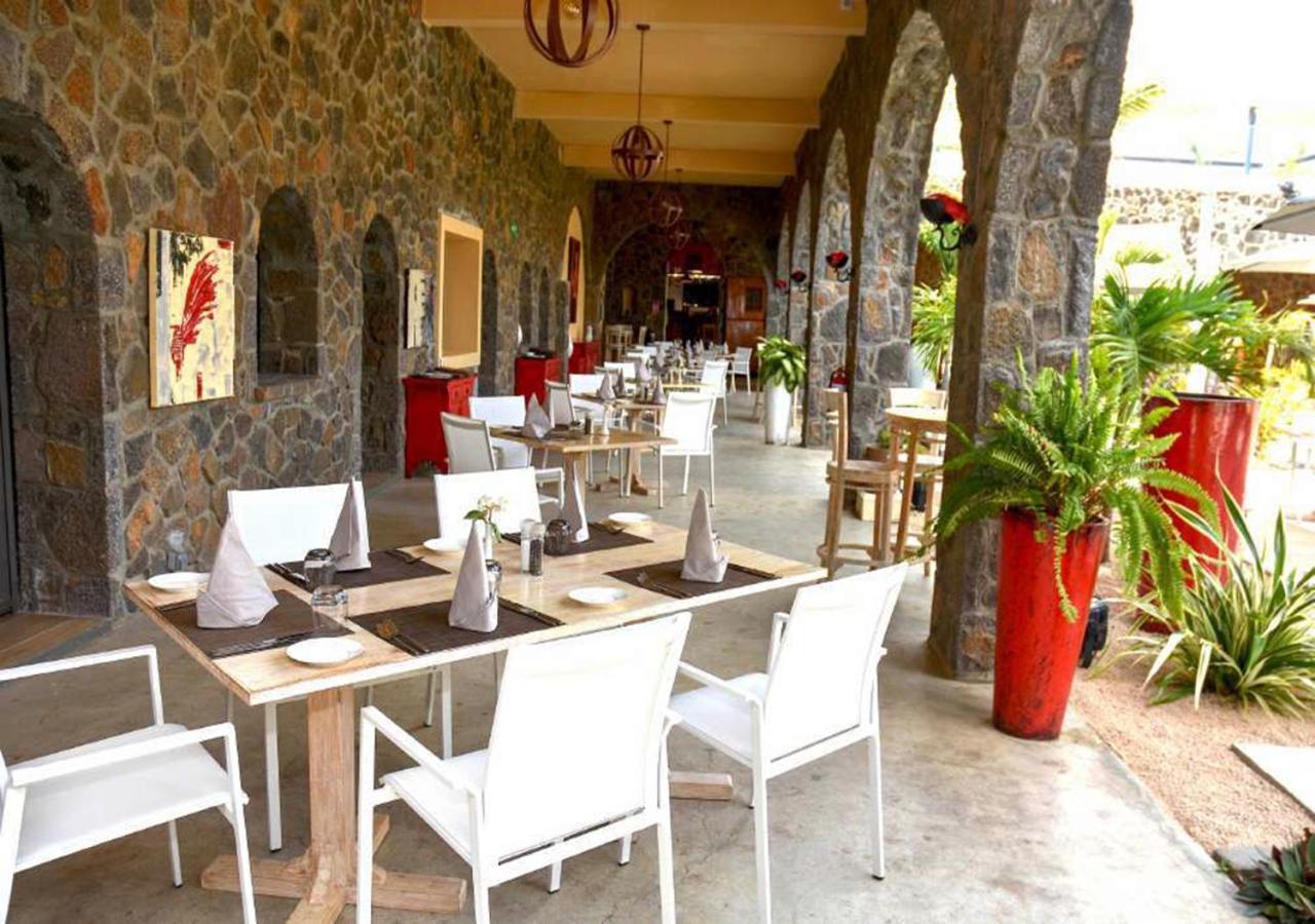 Hacienda Plaza Hotel Pereybere Beach Exterior foto