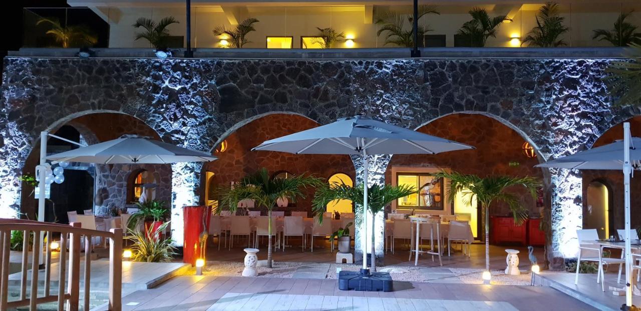 Hacienda Plaza Hotel Pereybere Beach Exterior foto
